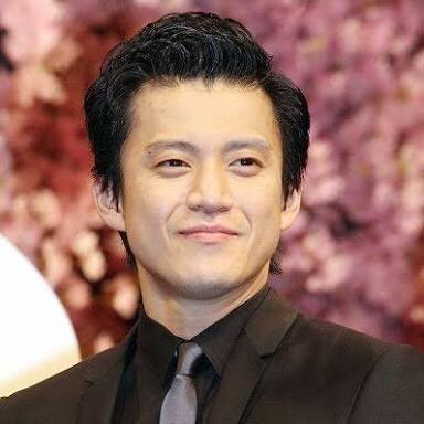 小栗旬 通勤 真似