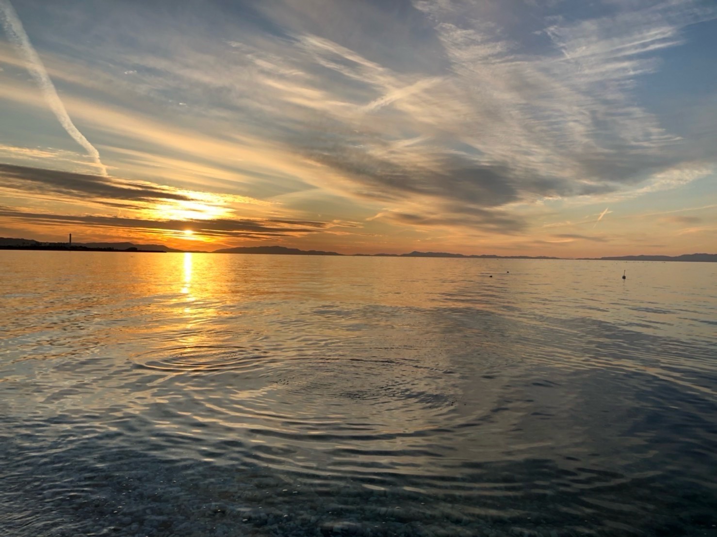 寝初潜◎ 圧倒的な声