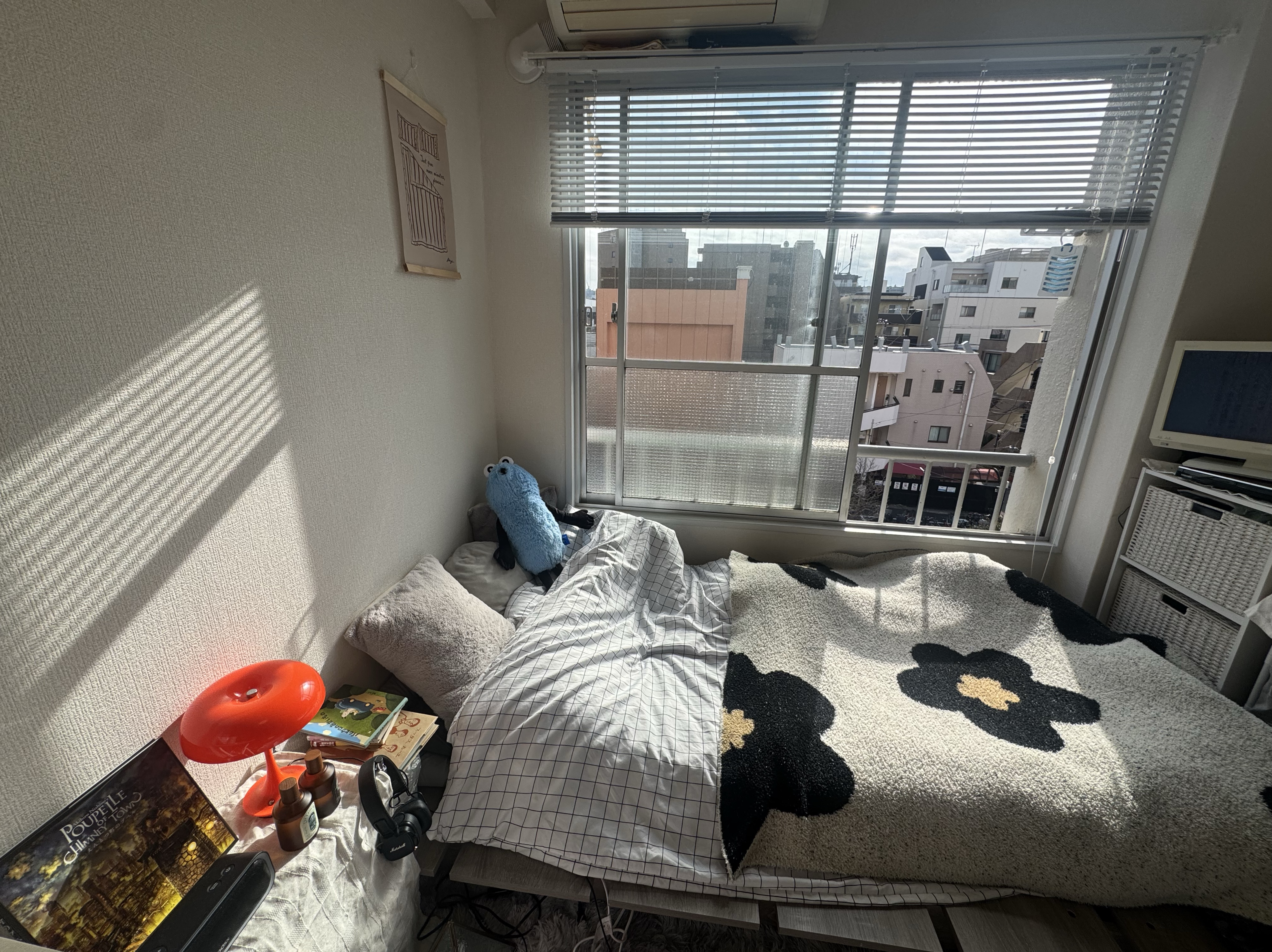 ただ生活する女