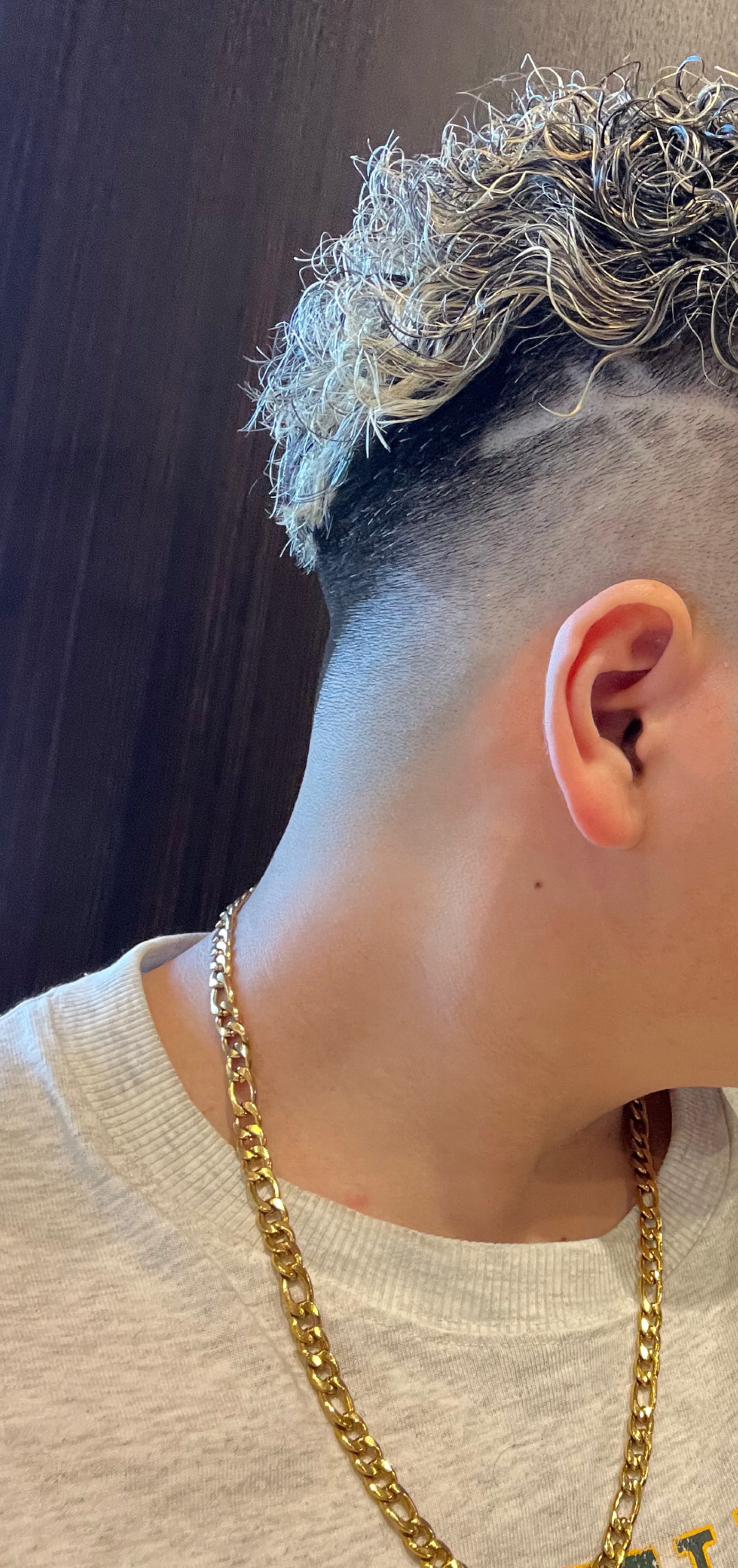 曲流しながら話してるー