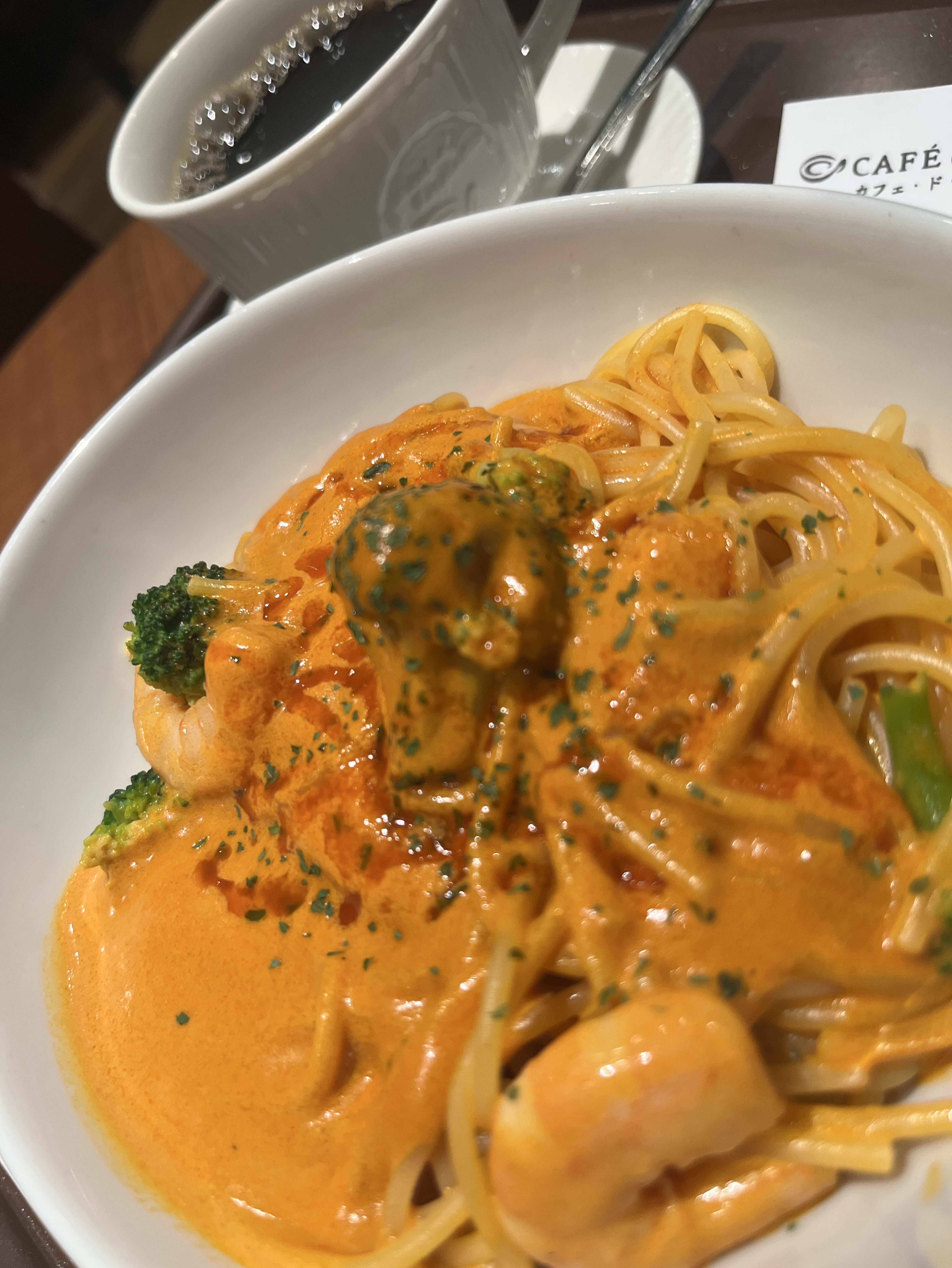 DJちゃたはランチ中