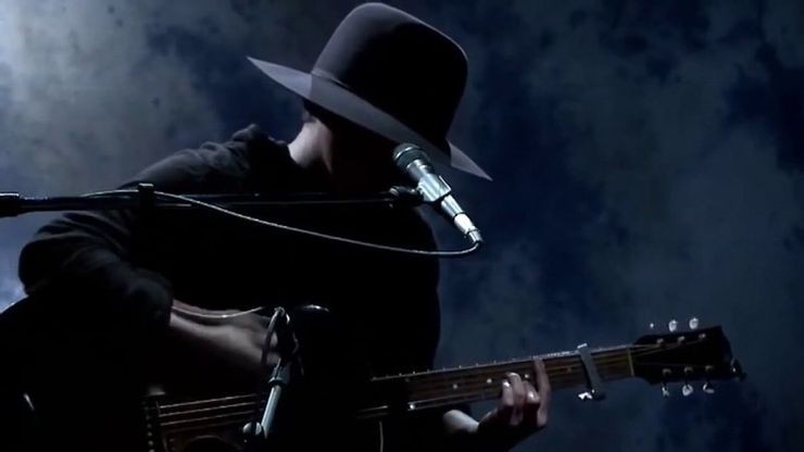 低音 弾き語りアラサー