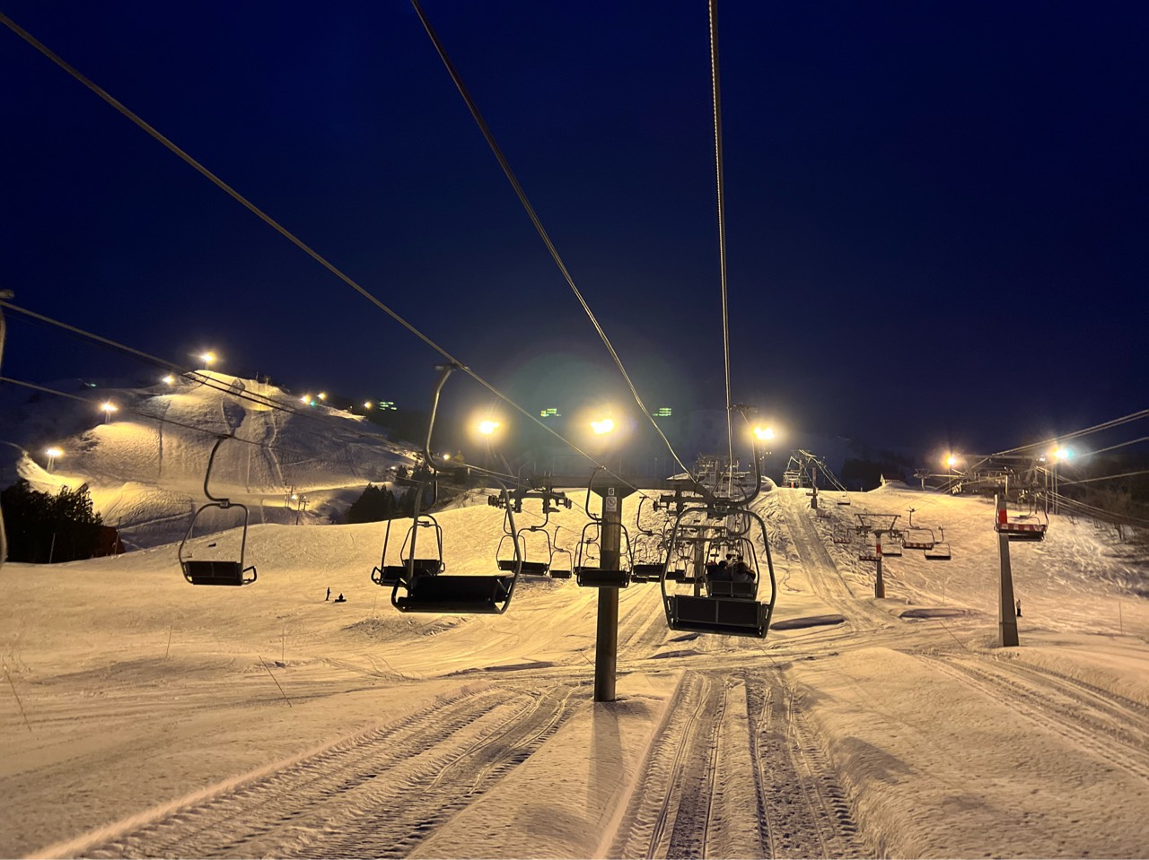 ᴱ 𝐸  (𝐾𝐼𝑁𝐷)