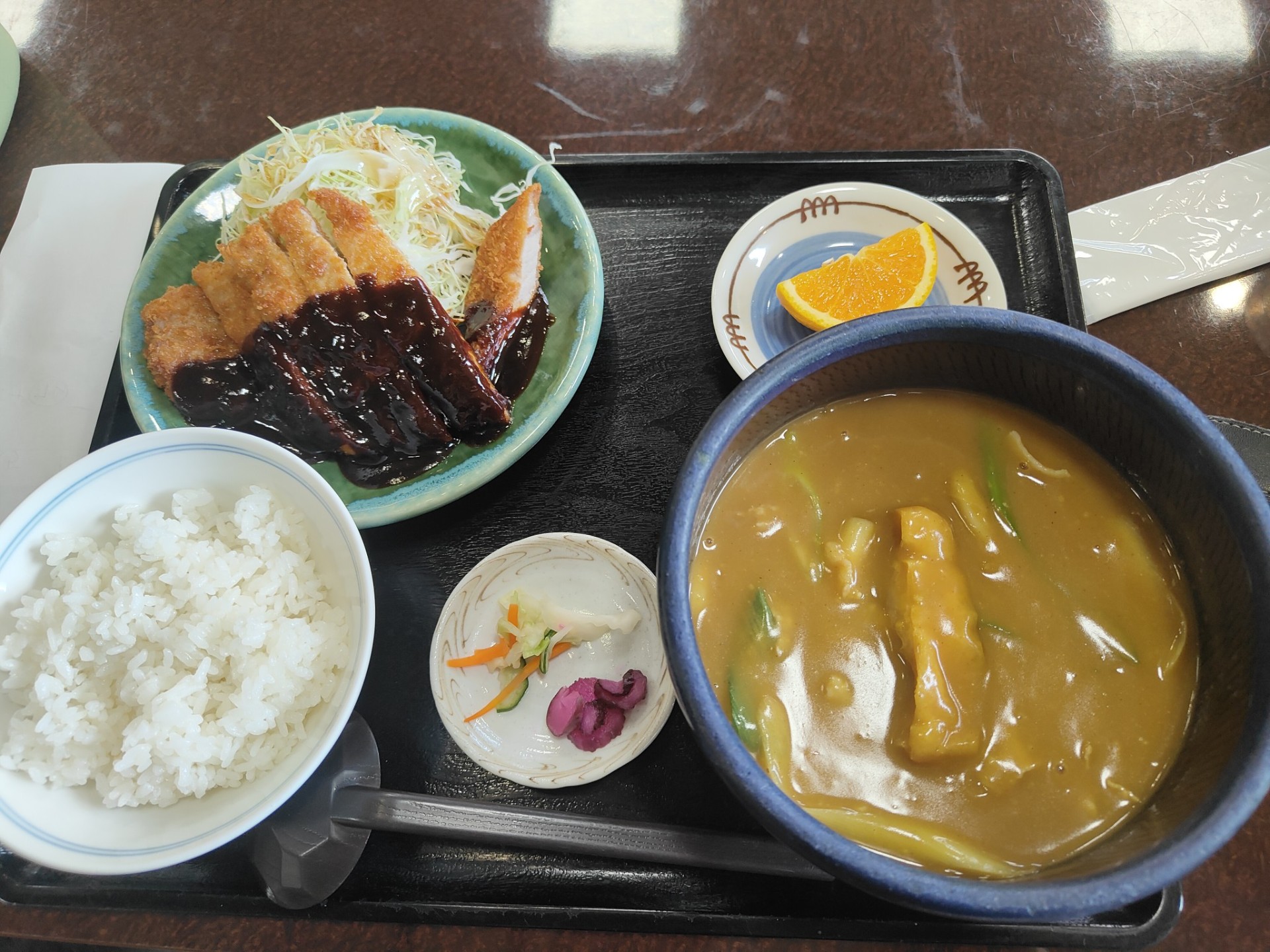 (_·@*゜偽執事。
