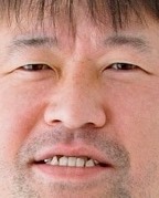 ぶった